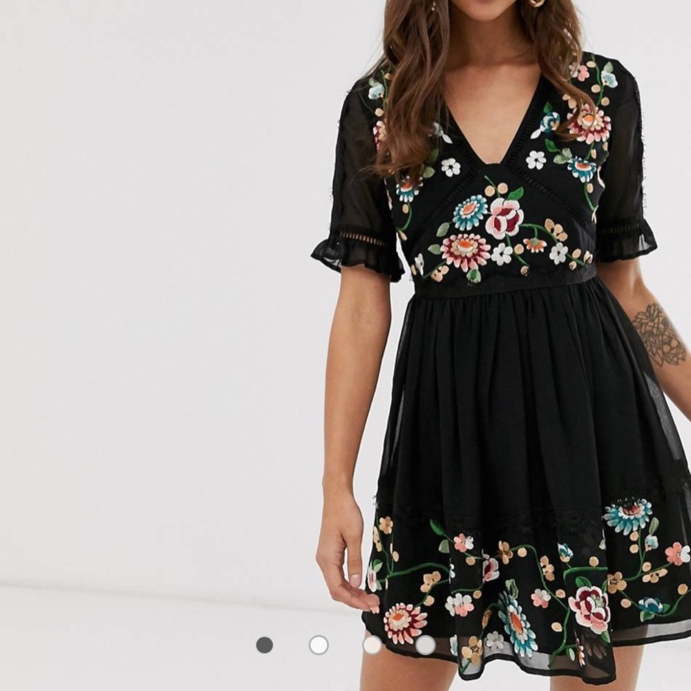 ASOS DESIGN embroidered mini dress with lace trims US size 8 NWT